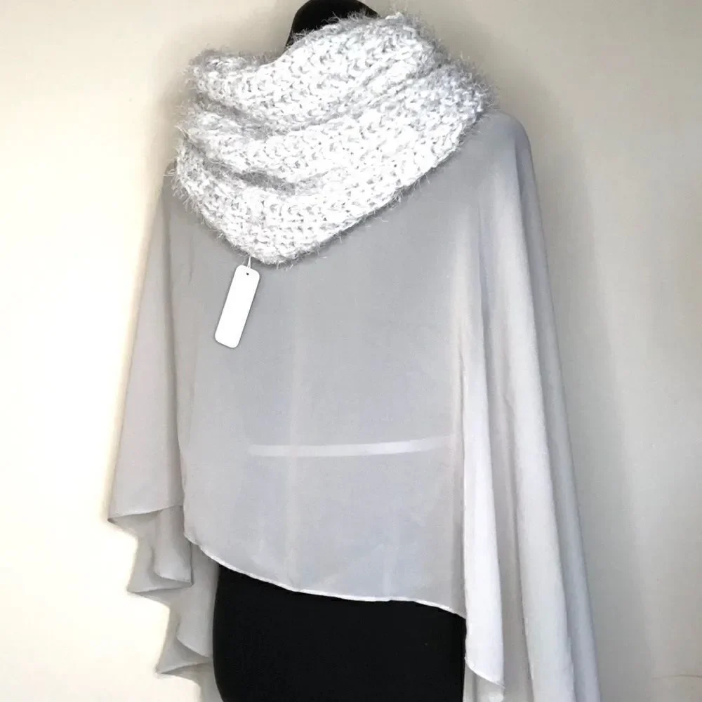 Cream & Grey Chunky Knit Winter Scarf – NWT, Soft Lined Shawl
